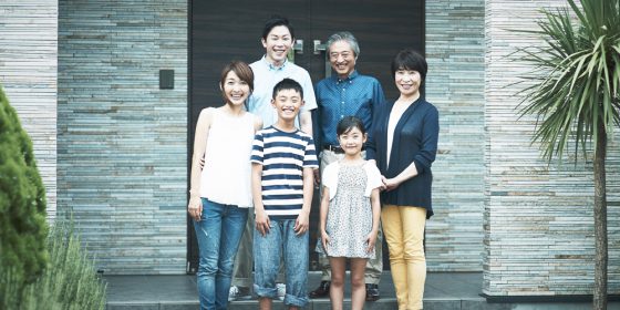 玄関ドアのリフォーム、選び方のポイントは?