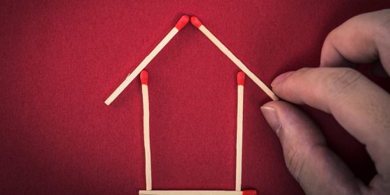 木造でも燃えにくい? 木造の耐火性や、火災に強い家の構造について