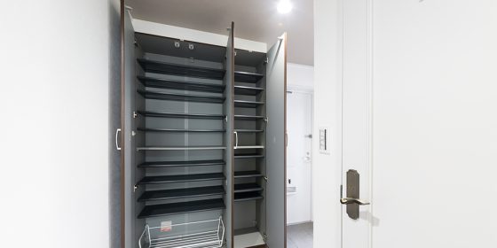 玄関すっきり! リフォームでシューズクロークを作る